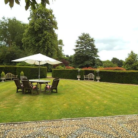 Farningham Tabsfield Bed & Breakfast エクステリア 写真