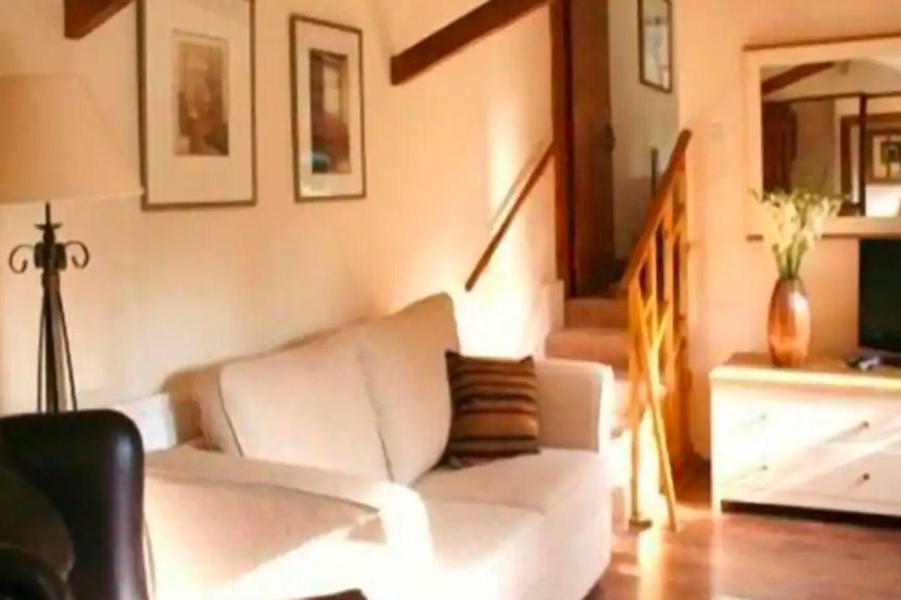 Farningham Tabsfield Bed & Breakfast エクステリア 写真