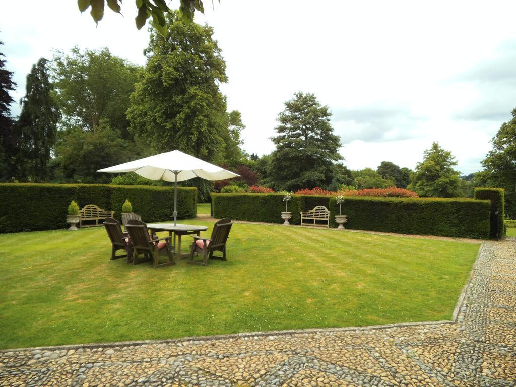 Farningham Tabsfield Bed & Breakfast エクステリア 写真